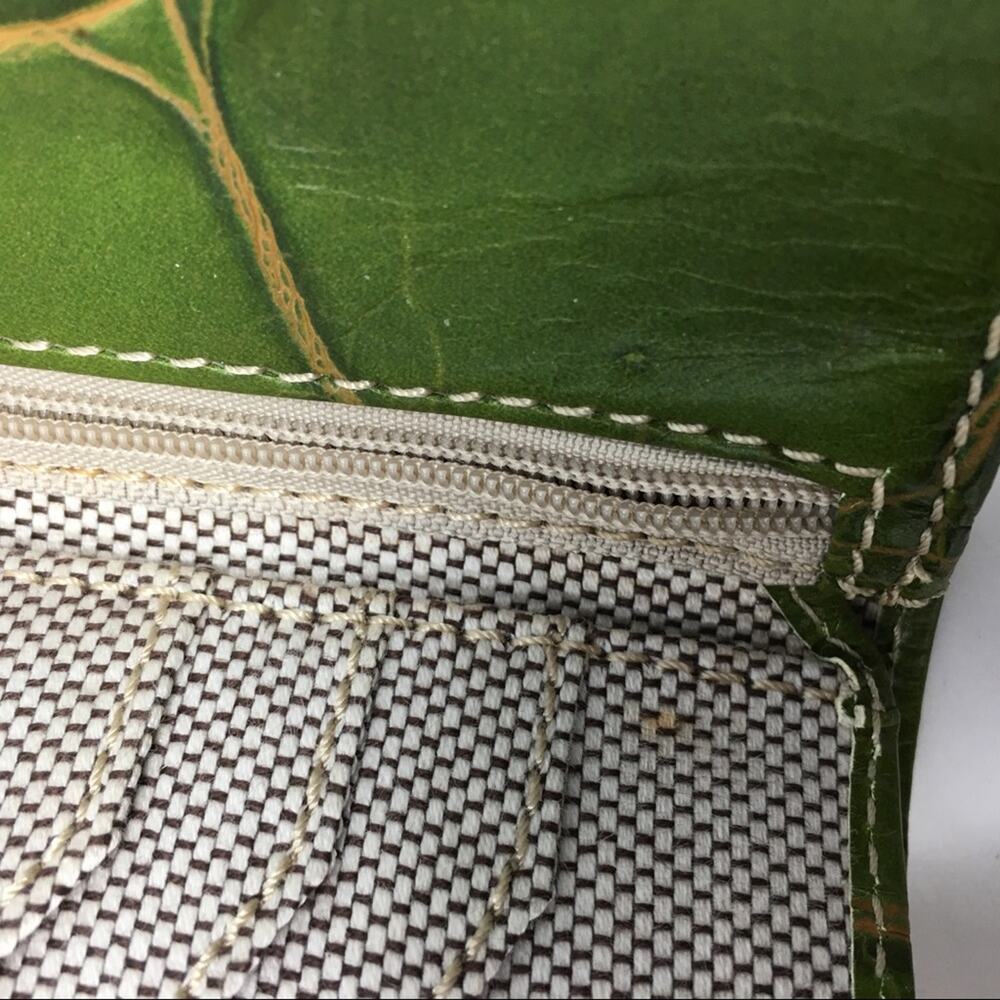 Dooney & Bourke Green Croco Wristlet NWT - Picture 6 of 8
